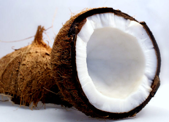 Dầu dừa, nha đam giúp ‘đánh bay’ vết rạn da khi mang bầu