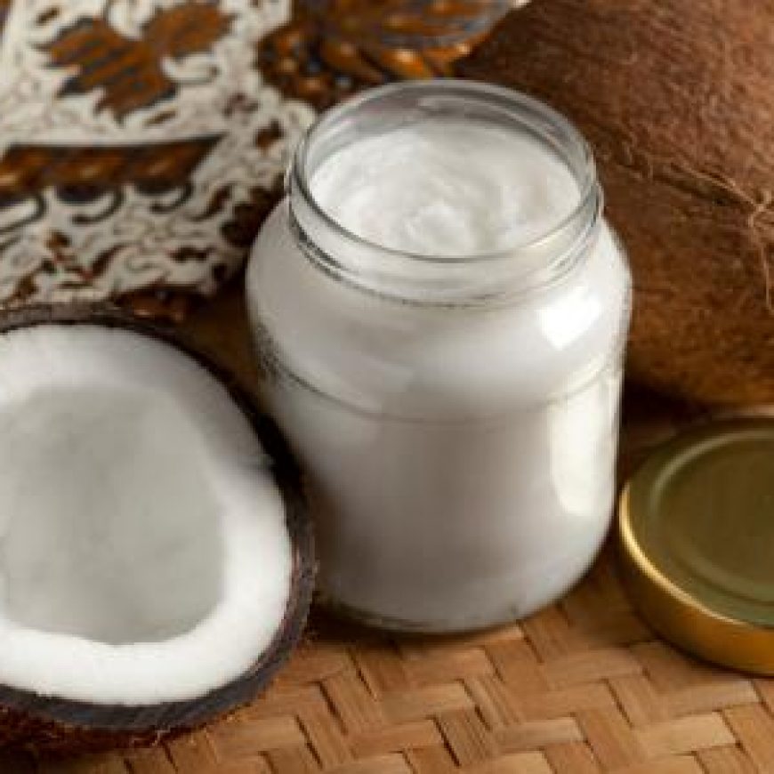 The Risks and Benefits of Coconut Oil for Pets